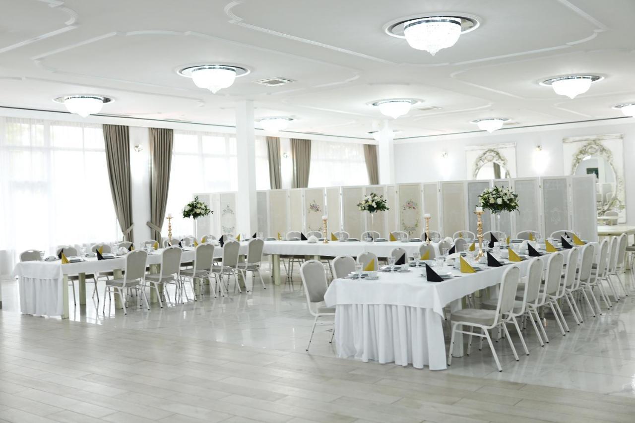 Hotel Greys Polonia Zasutowo Buitenkant foto